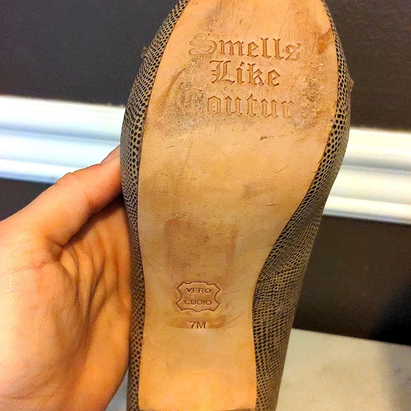 Juicy Couture taupe block heel platform peep toe lizard textured heels s… - Picture 6 of 10